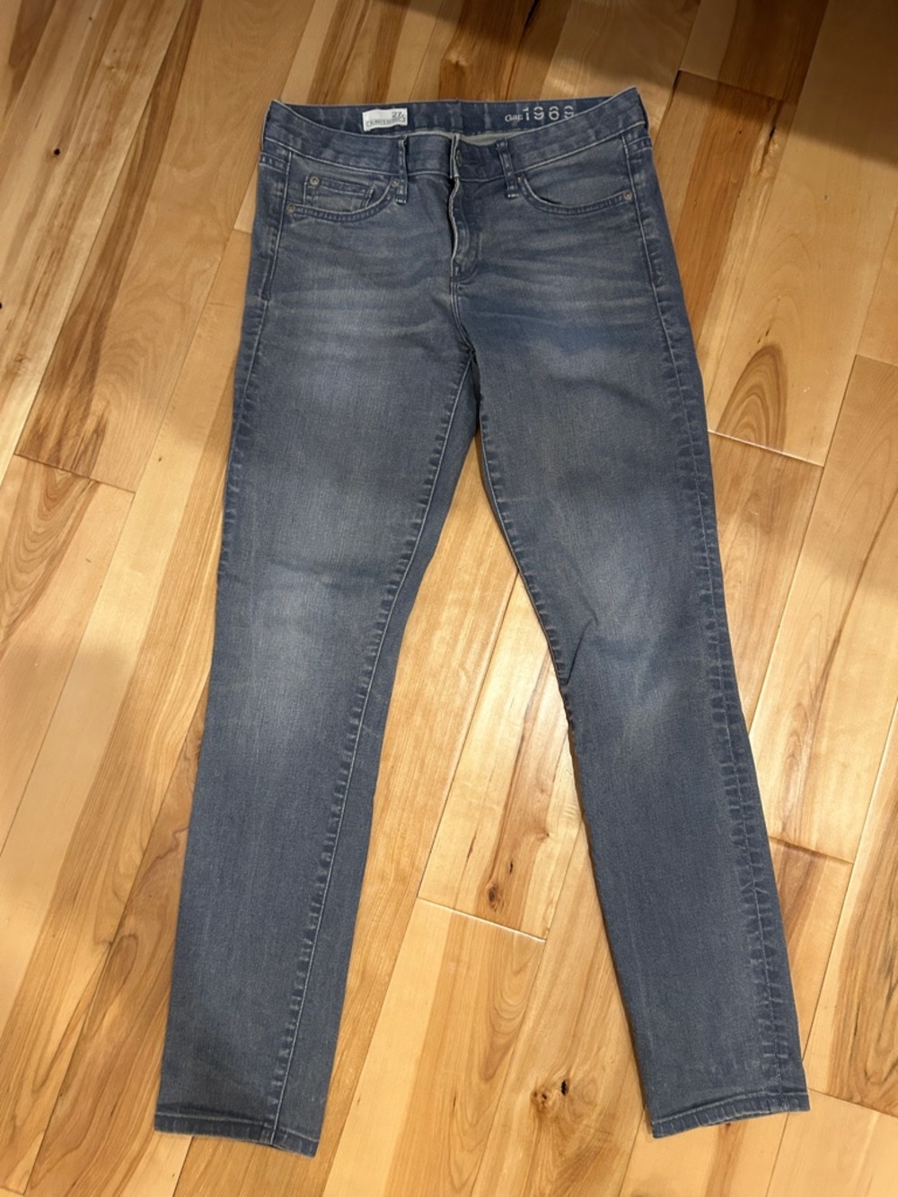 Gap true skinny jeans 27R